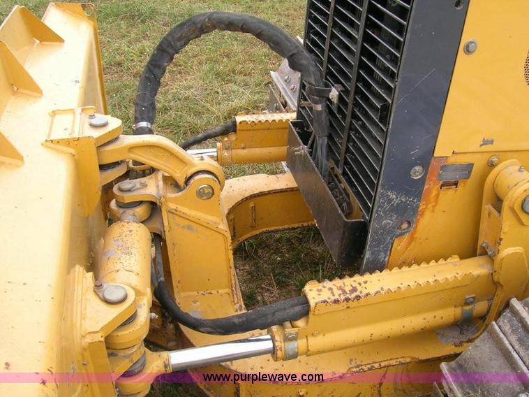 image for item 1900 2000 John Deere 650H dozer