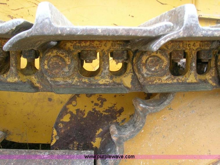 image for item 1900 2000 John Deere 650H dozer