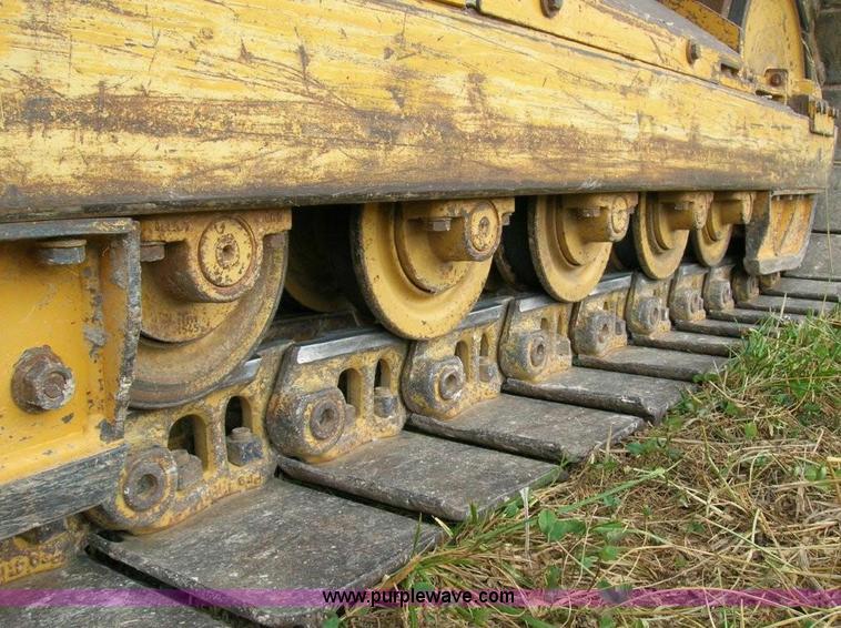 image for item 1900 2000 John Deere 650H dozer