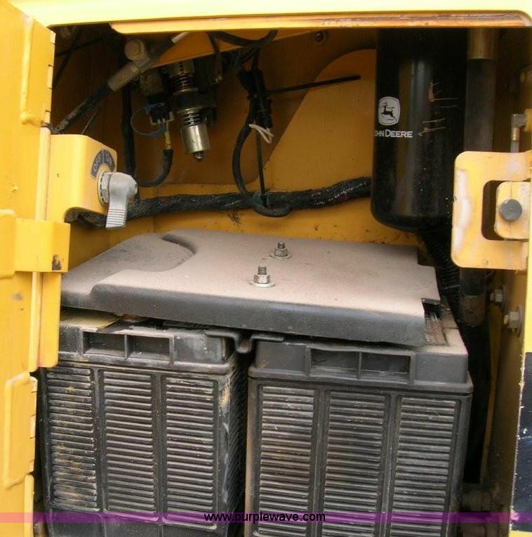 image for item 1900 2000 John Deere 650H dozer