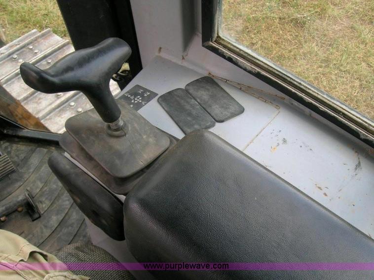 image for item 1900 2000 John Deere 650H dozer