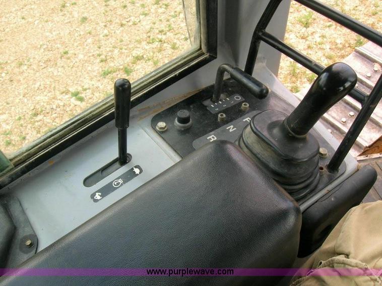 image for item 1900 2000 John Deere 650H dozer