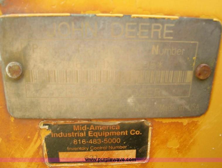 image for item 1900 2000 John Deere 650H dozer