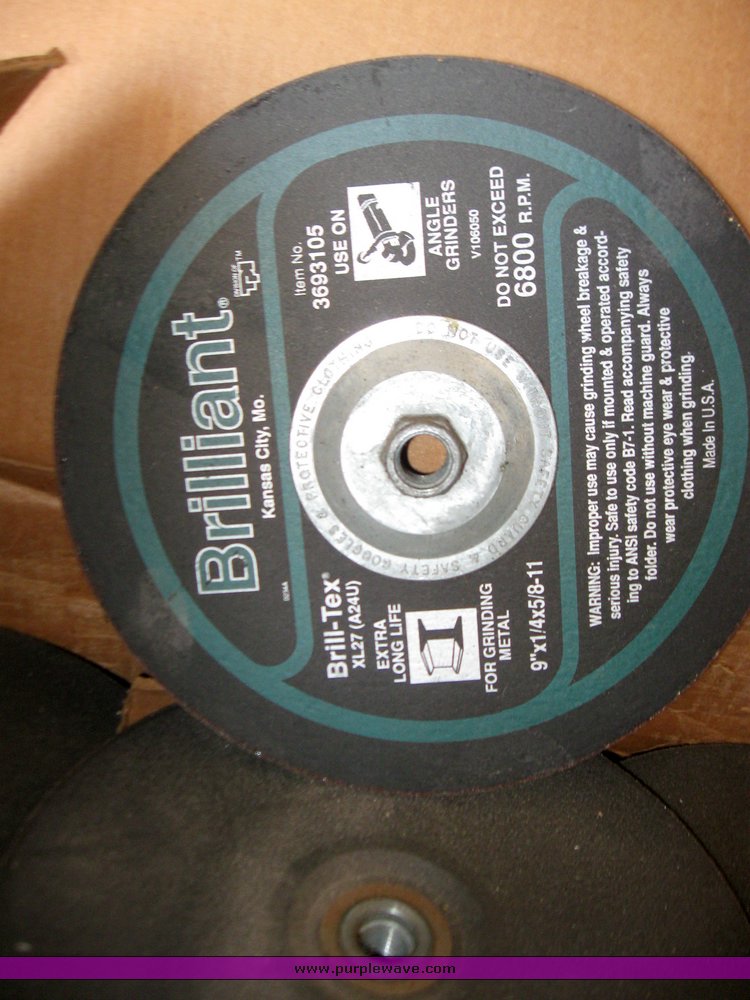 image for item 2338 Pallet of assorted parts