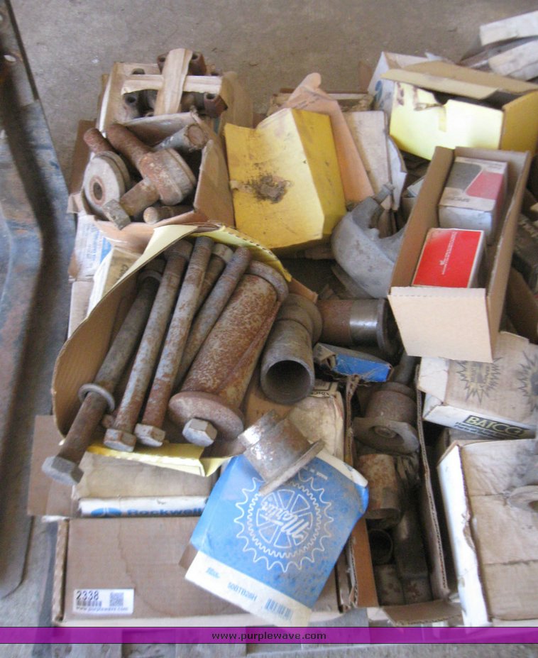 image for item 2338 Pallet of assorted parts