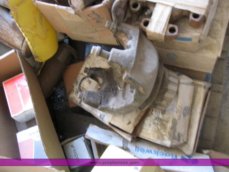 image for item 2338 Pallet of assorted parts