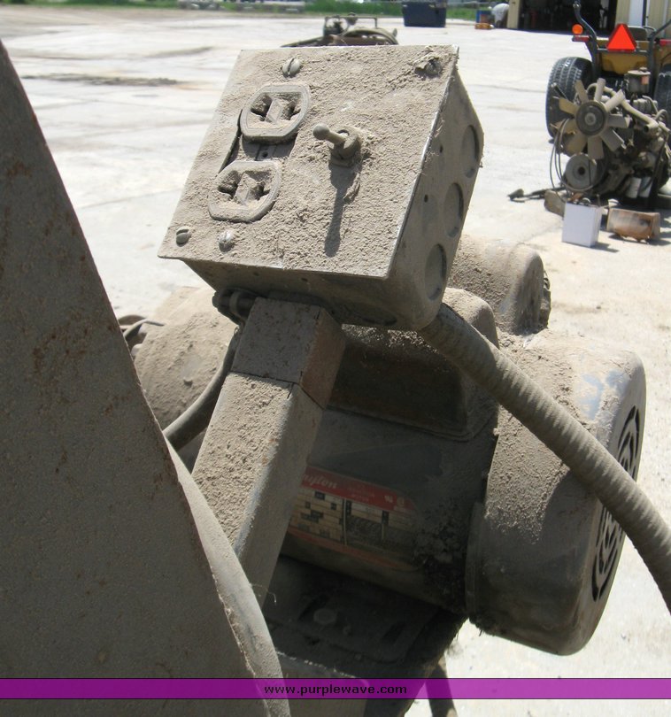 image for item 2374 Chop saw