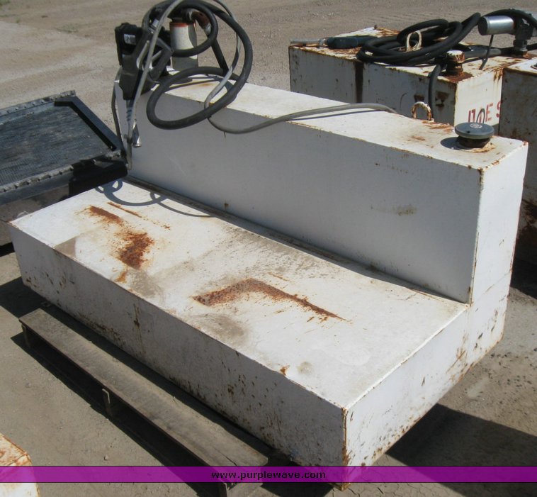 image for item 2387 105 gallon L shaped fuel tank with electric pump