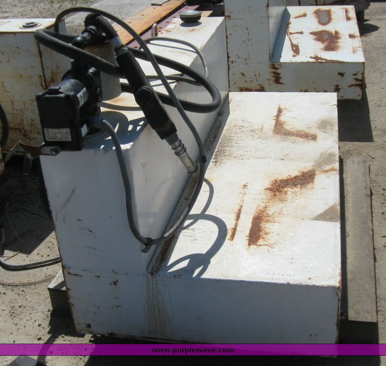 image for item 2387 105 gallon L shaped fuel tank with electric pump
