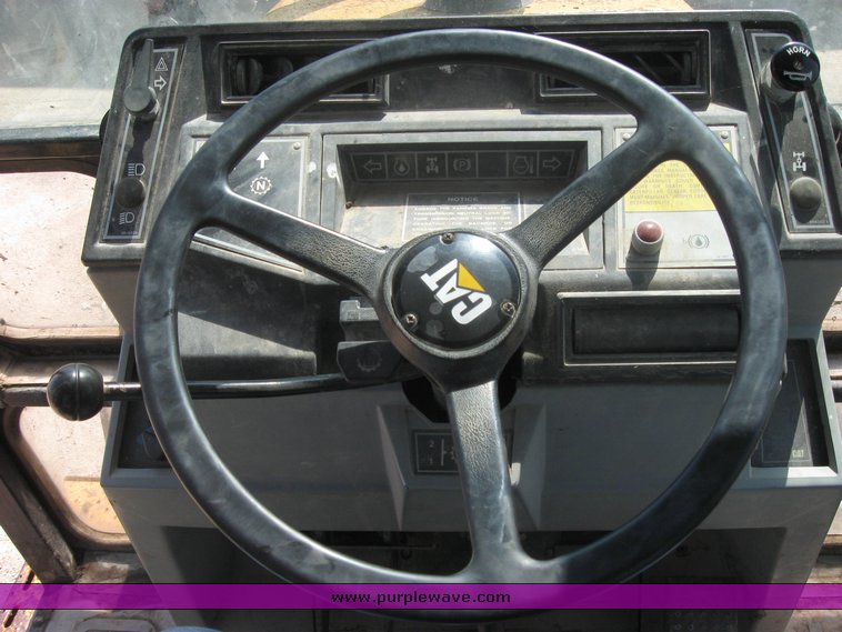 image for item 2424 1993 Caterpillar 416B backhoe