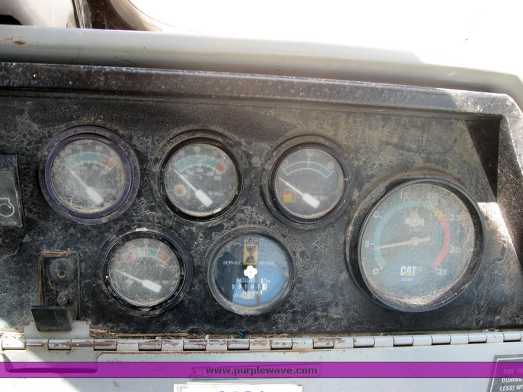 image for item 2424 1993 Caterpillar 416B backhoe