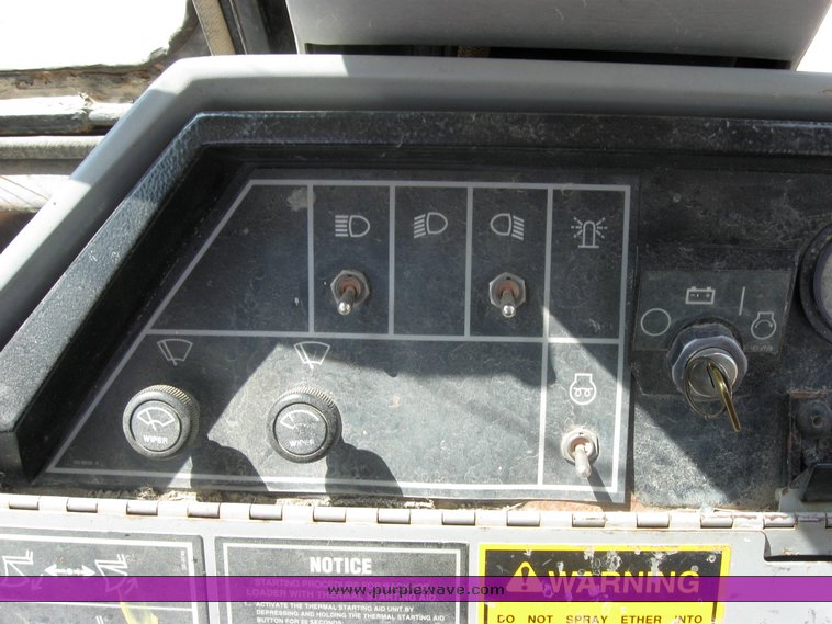 image for item 2424 1993 Caterpillar 416B backhoe