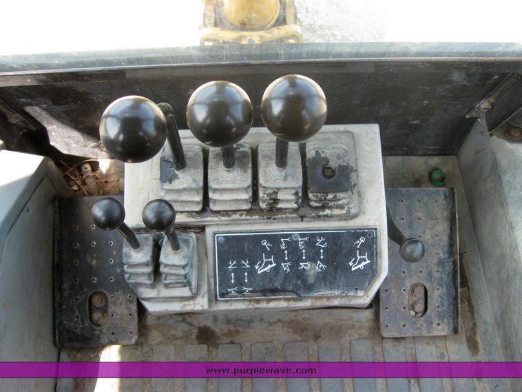 image for item 2424 1993 Caterpillar 416B backhoe