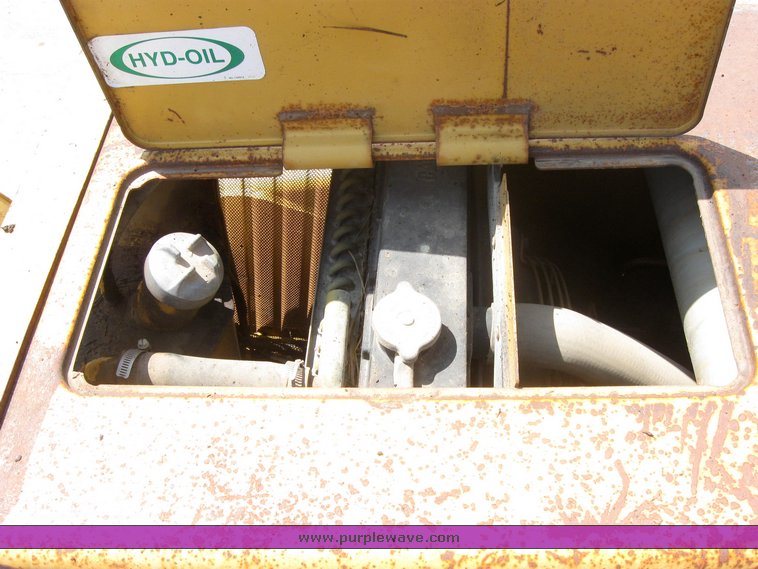 image for item 2424 1993 Caterpillar 416B backhoe