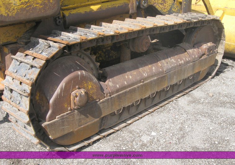 image for item 2463 1965 Cat 955H crawler loader