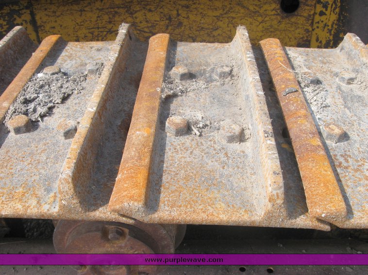 image for item 2463 1965 Cat 955H crawler loader