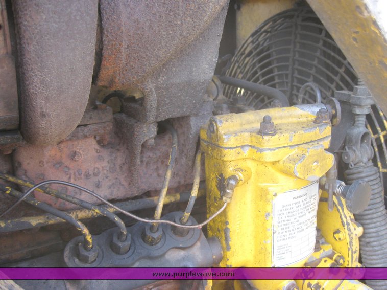 image for item 2463 1965 Cat 955H crawler loader