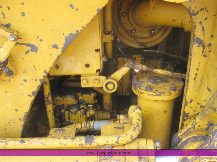 image for item 2463 1965 Cat 955H crawler loader