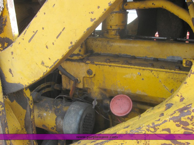 image for item 2463 1965 Cat 955H crawler loader