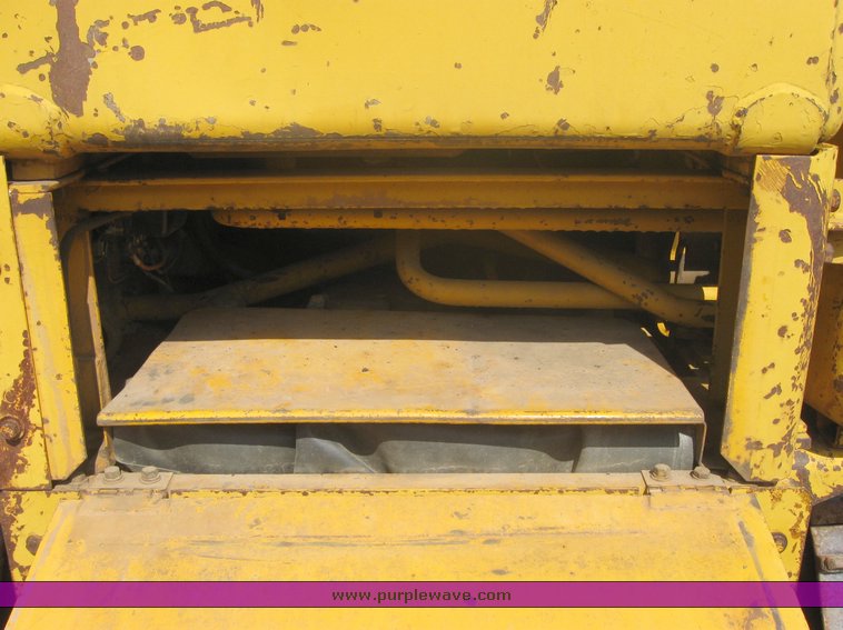 image for item 2463 1965 Cat 955H crawler loader