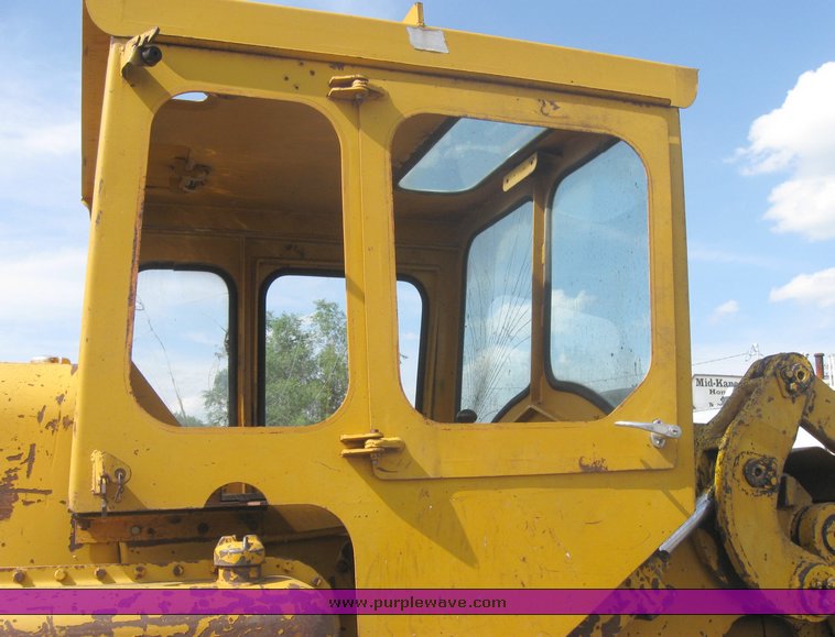 image for item 2463 1965 Cat 955H crawler loader
