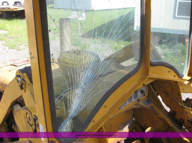 image for item 2463 1965 Cat 955H crawler loader