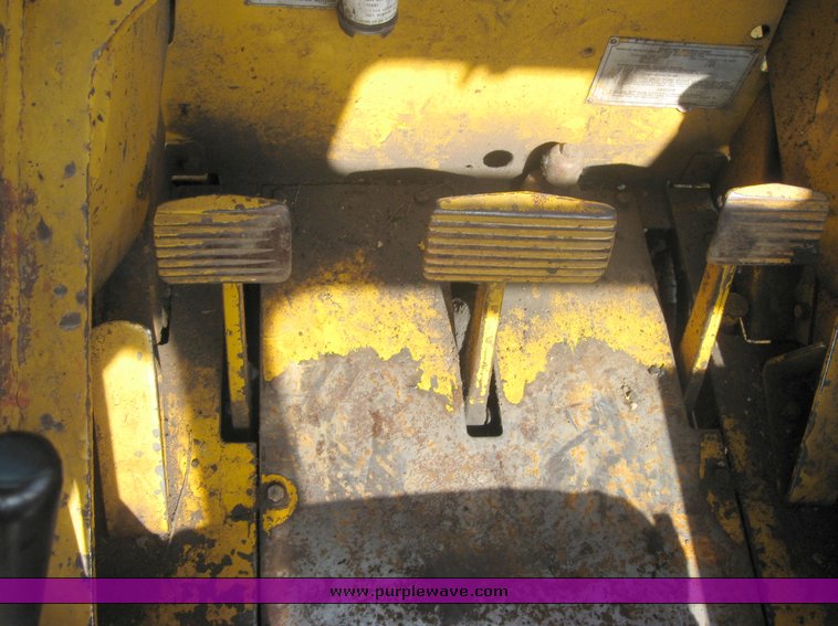 image for item 2463 1965 Cat 955H crawler loader