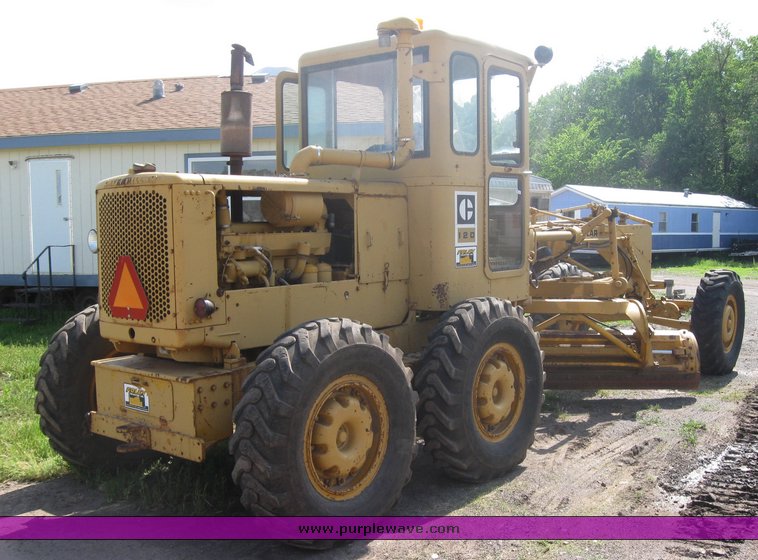 image for item 2464 1968 Cat 120 motor grader