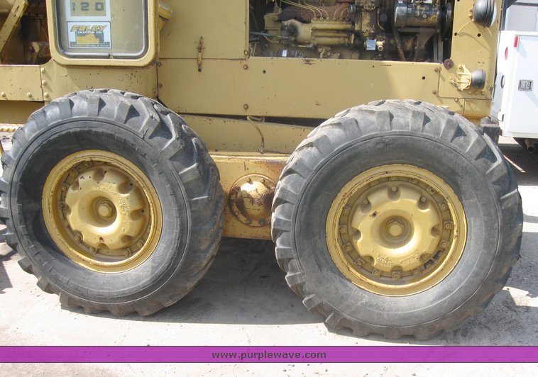 image for item 2464 1968 Cat 120 motor grader