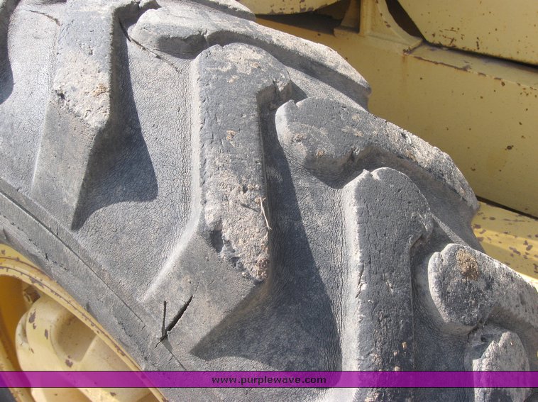 image for item 2464 1968 Cat 120 motor grader