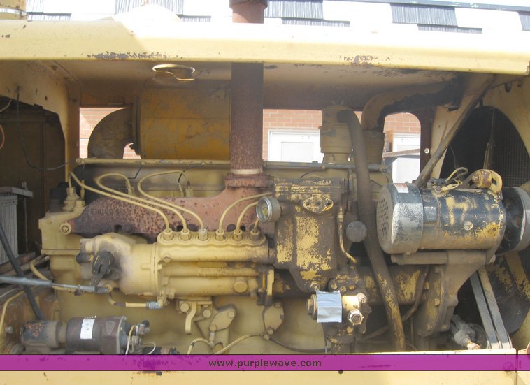 image for item 2464 1968 Cat 120 motor grader