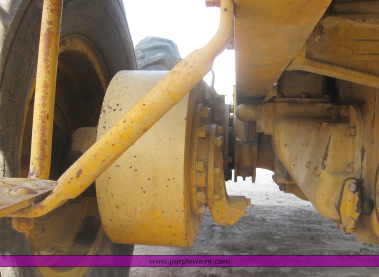 image for item 2464 1968 Cat 120 motor grader