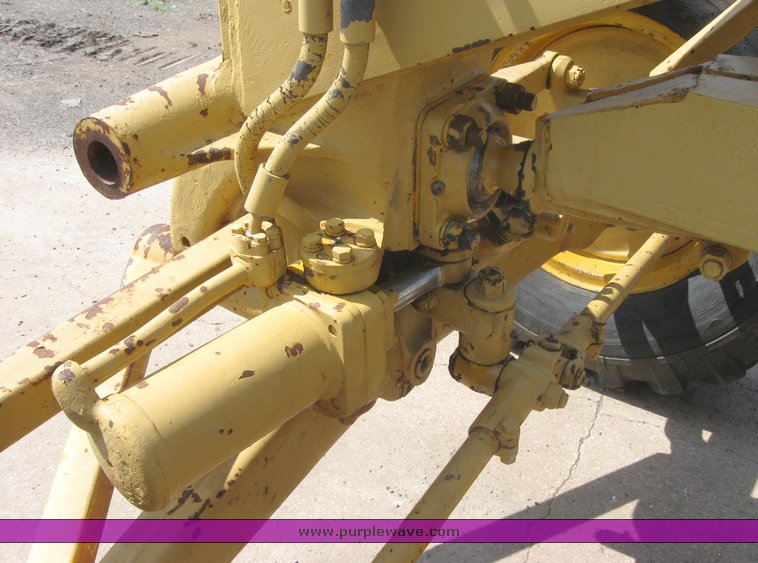 image for item 2464 1968 Cat 120 motor grader