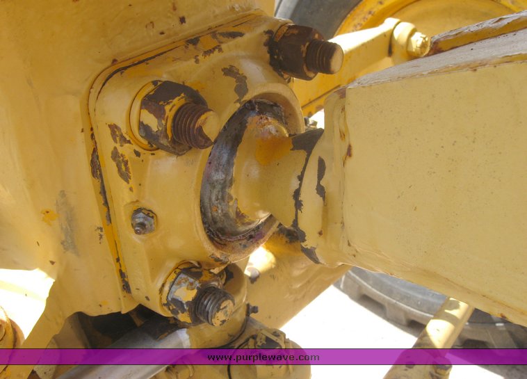 image for item 2464 1968 Cat 120 motor grader