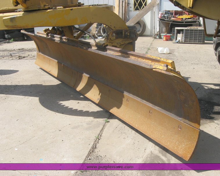 image for item 2464 1968 Cat 120 motor grader