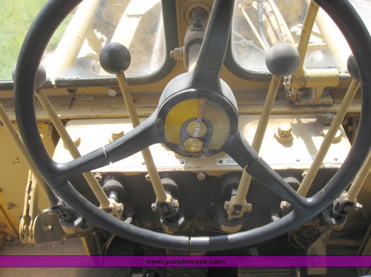 image for item 2464 1968 Cat 120 motor grader