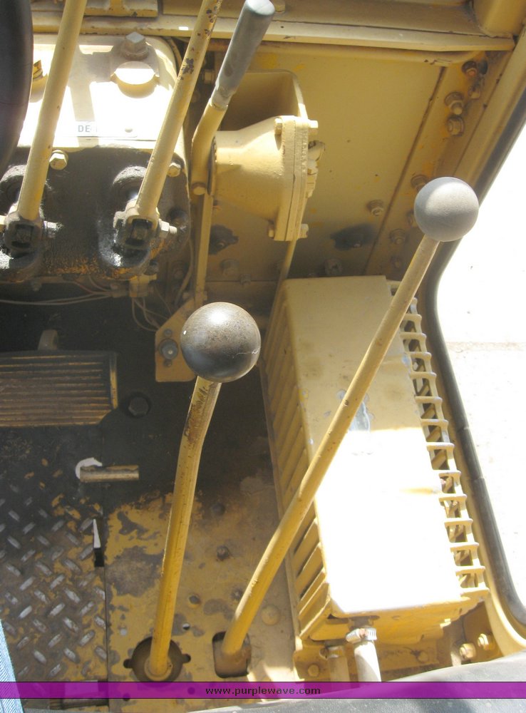 image for item 2464 1968 Cat 120 motor grader