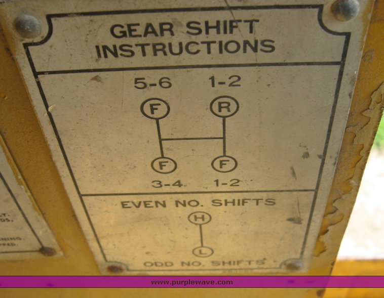 image for item 2464 1968 Cat 120 motor grader