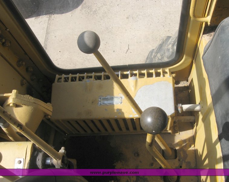 image for item 2464 1968 Cat 120 motor grader