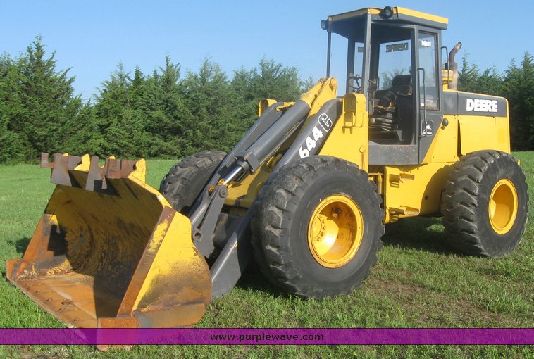 image for item 2526 1983 John Deere 644C wheel loader