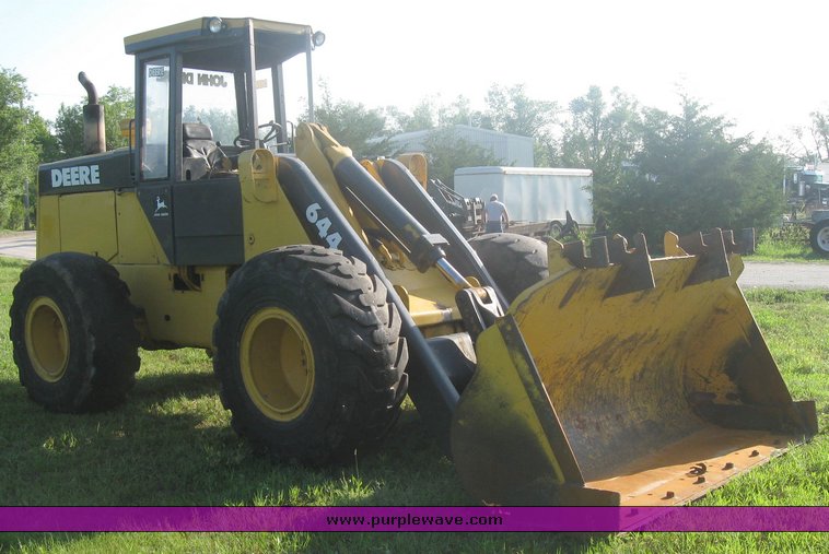 image for item 2526 1983 John Deere 644C wheel loader