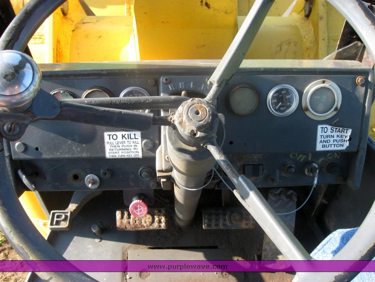 image for item 2526 1983 John Deere 644C wheel loader