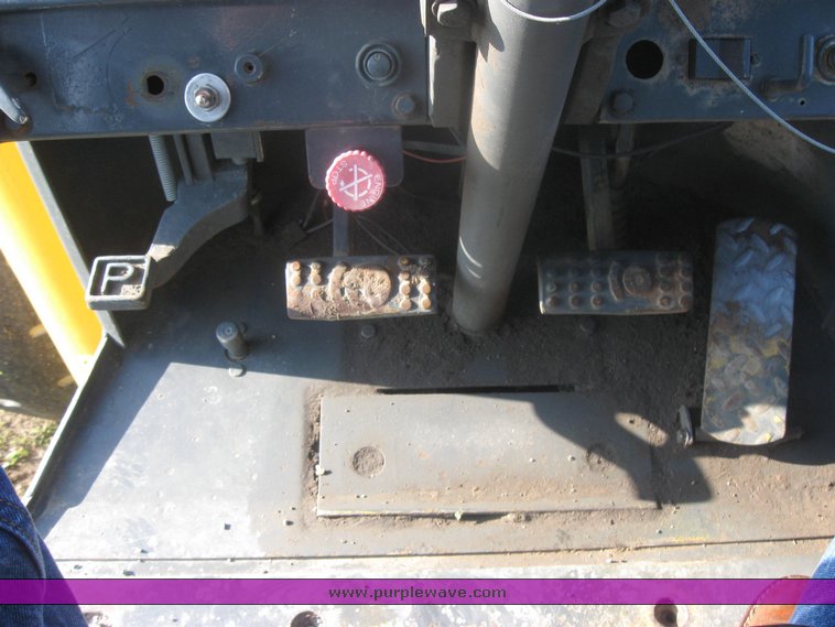 image for item 2526 1983 John Deere 644C wheel loader