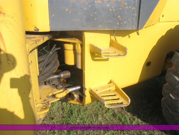 image for item 2526 1983 John Deere 644C wheel loader