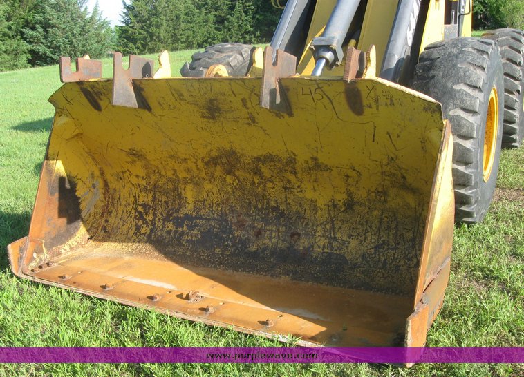 image for item 2526 1983 John Deere 644C wheel loader