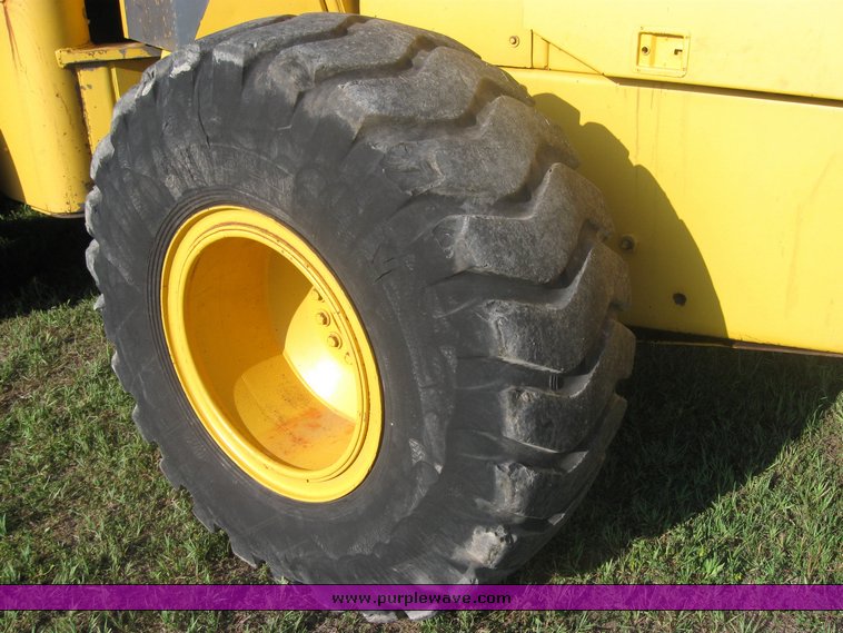 image for item 2526 1983 John Deere 644C wheel loader