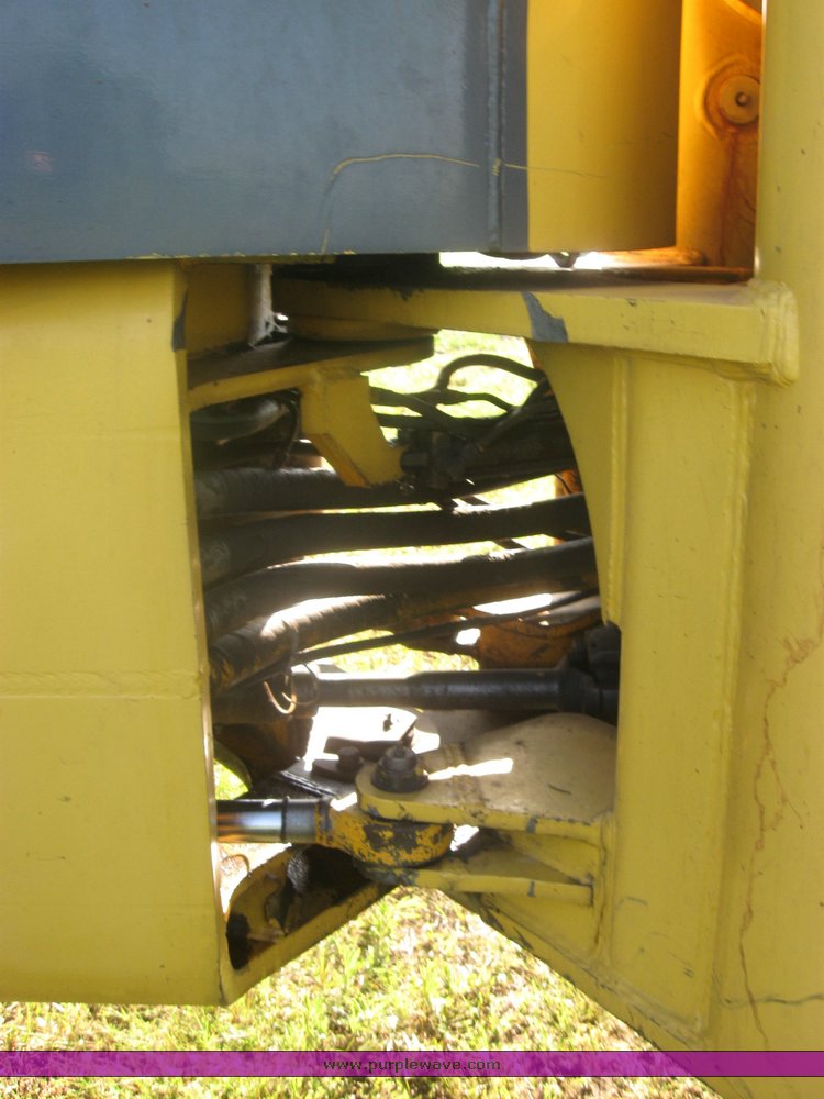 image for item 2526 1983 John Deere 644C wheel loader