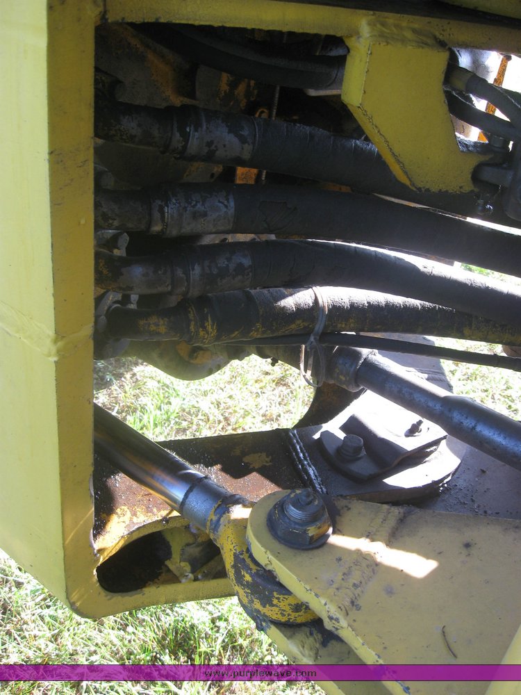 image for item 2526 1983 John Deere 644C wheel loader