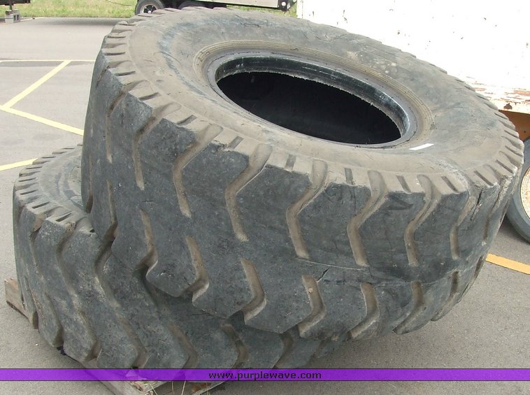 image for item 2526 1983 John Deere 644C wheel loader