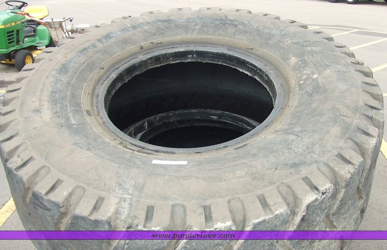 image for item 2526 1983 John Deere 644C wheel loader